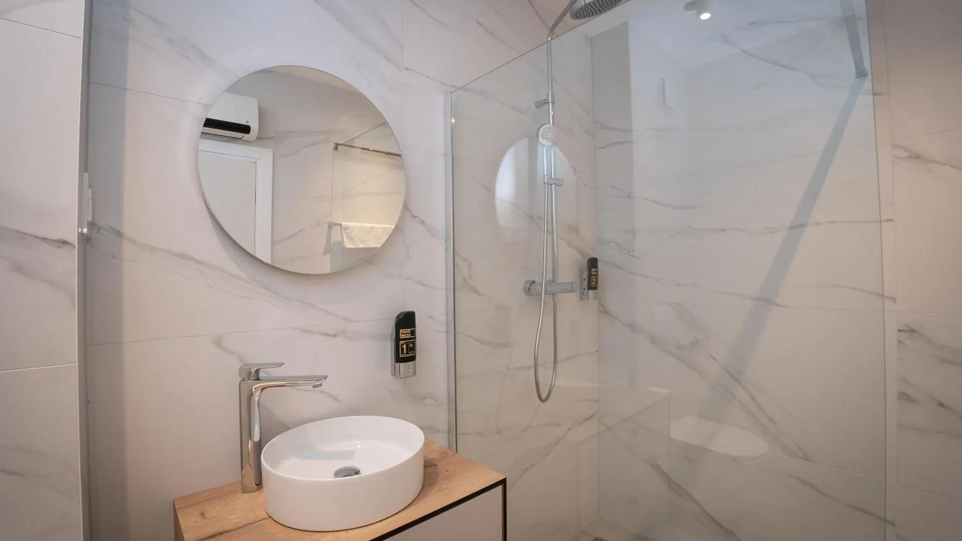 شقة فندقية Arbanija Villa Malo More