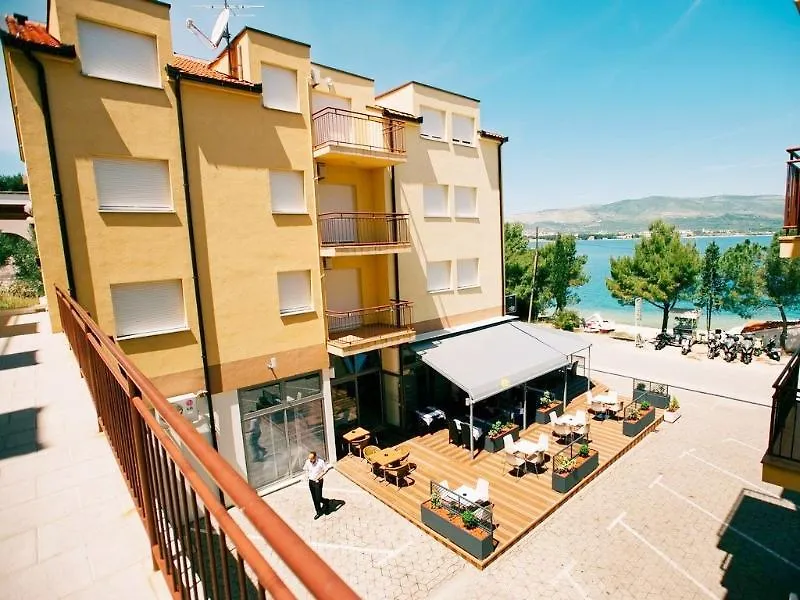 Arbanija Villa Malo More 3*,  كرواتيا
